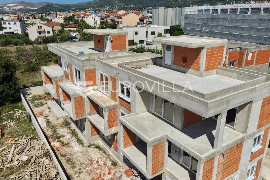 kaštel lukšić, trosoban penthouse s krovnom terasom i dva parkirna mjesta - slika 6