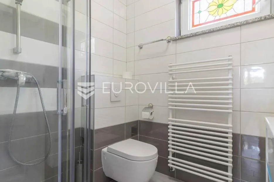 pula, pješčana uvala atraktivna samostojeća vila na velikoj okućnici - slika 35