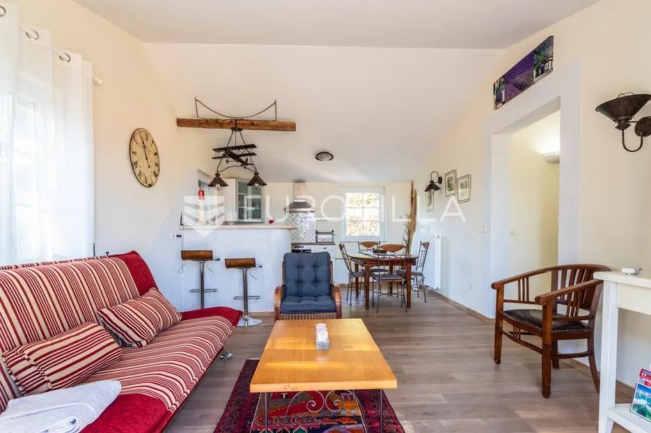 brač, supetar, kuća ukupne površine 372 m² na zemljištu površine 411 m² - slika 12