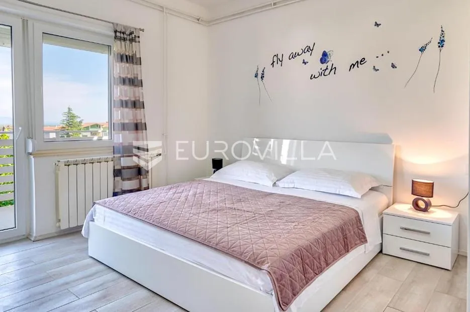 luksuzna samostojeća vila s bazenom i saunom u ližnjanu - slika 28