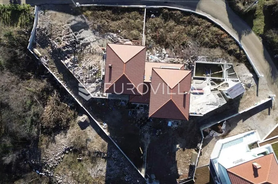 matulji, mučići, novoizgrađena dvojna kuća roh bau, četverosoban stan 213 m², bazen - slika 10
