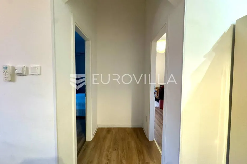 istra, pula, predivan renovirani austrougarski stan na traženoj lokaciji - slika 11