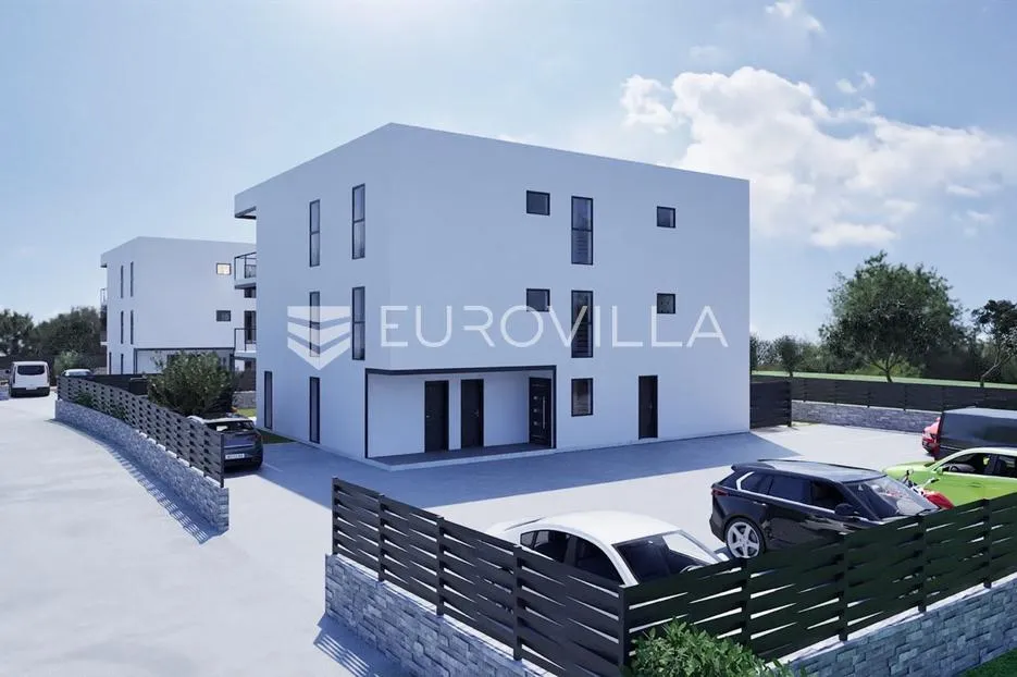 fažana, peroj, luksuzni trosobni stan u prizemlju s vrtom 77.64 m², 800 m od mora, pogled na more - slika 7