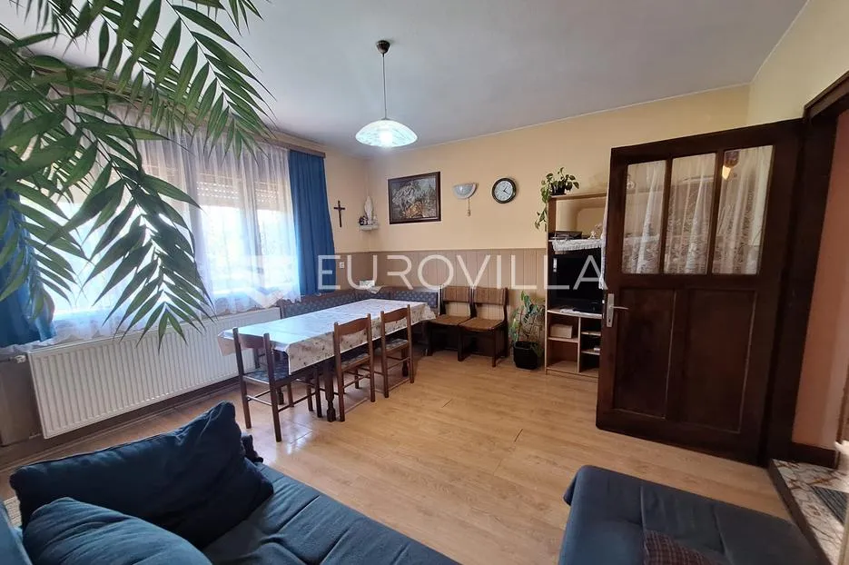 karlovac, stative, kuća 270 m², 40 m do rijeke dobre - slika 3
