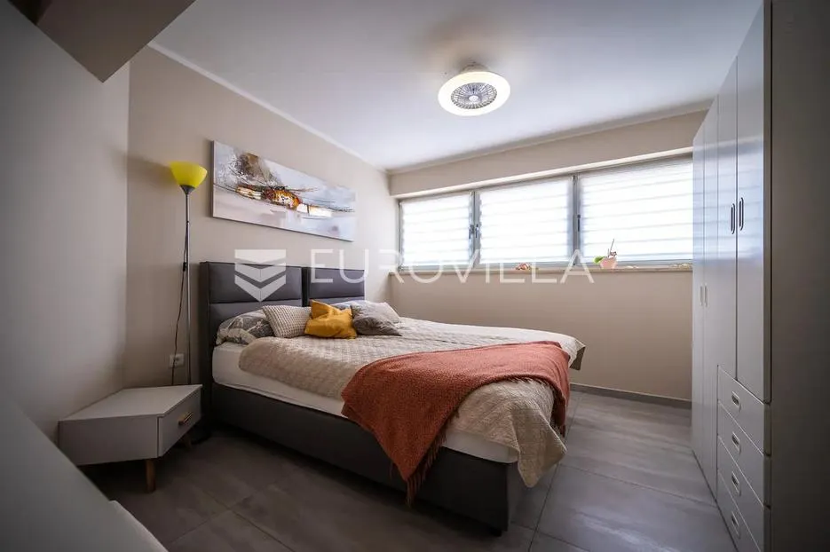 istra, medulin, višesoban penthouse s predivnom terasom i pogledom - slika 19
