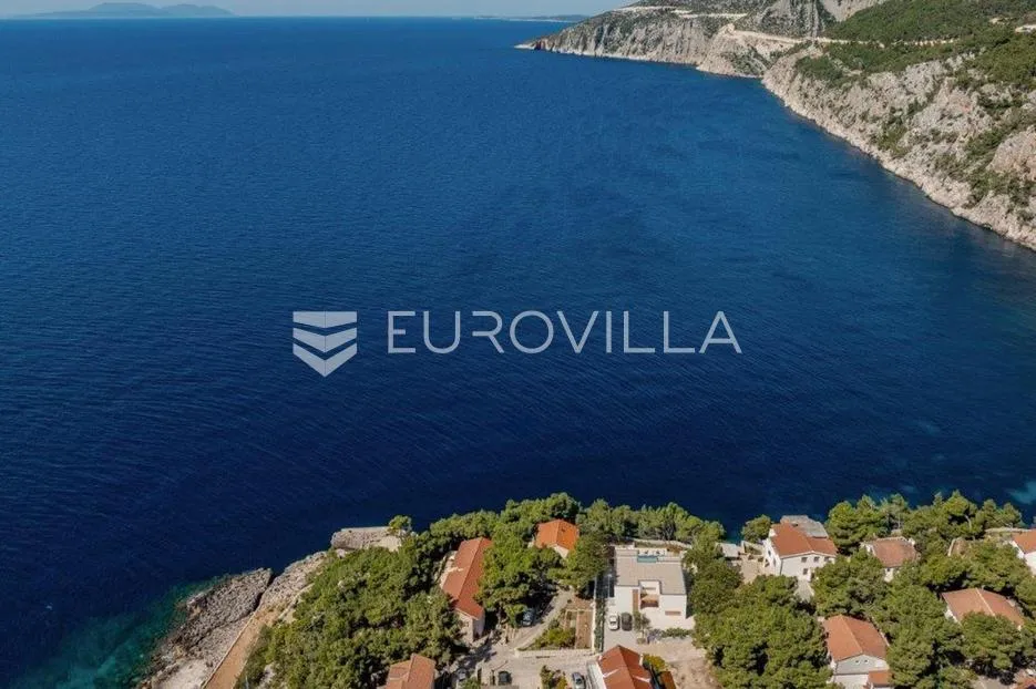 Hvar, Sveta Nedjelja, Građevinsko zemljište prvi red do mora s dozvolom - Sveta Nedjelja, Hvar
