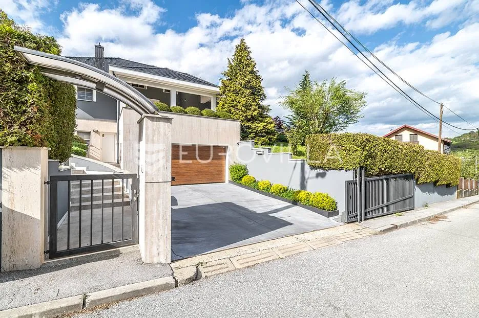 zagreb, jelekovići, prekrasna vila nkp 303,5 m2 na parceli 1786 m2 - slika 4