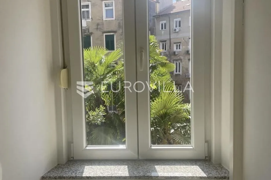 rijeka, centar, trosoban stan 81,31 m² kompletno adaptiran i moderno uređen - slika 16