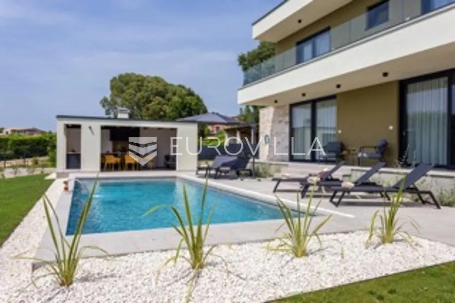 istra, smoljanci, kvalitetna i moderna samostojeća kuća, 208 m², grijani bazen 40 m² - slika 64