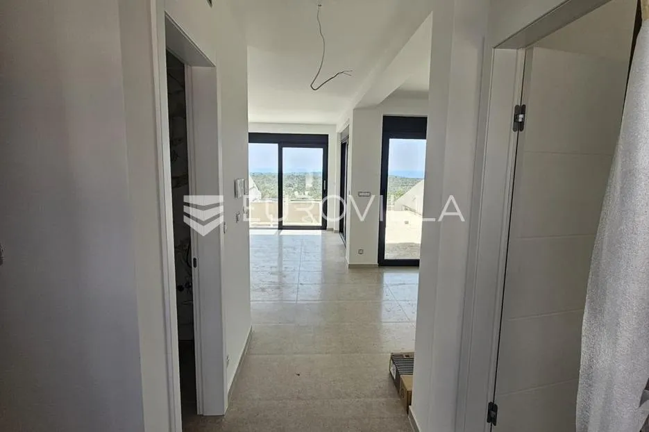 primošten, trojna vila s prekrasnim pogledom na more - slika 12