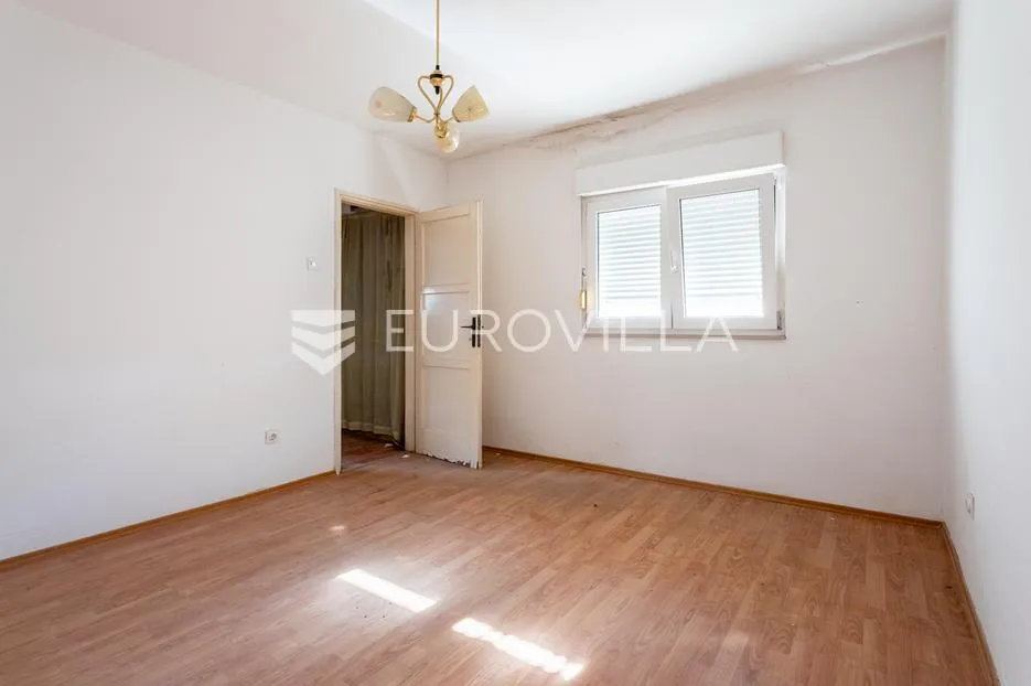 split, brda, stambena prizemnica površine 105 m2 - slika 6