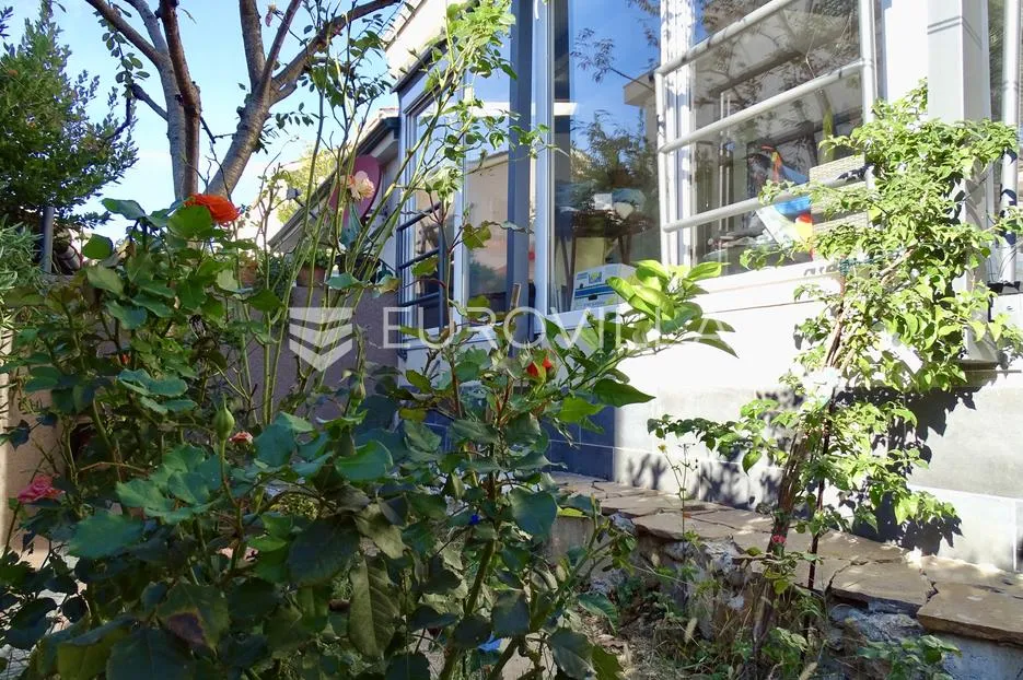 krk, baška, dvosoban stan 80 m² u prizemlju s vrtom 250 m² i manjim bazenom - slika 3