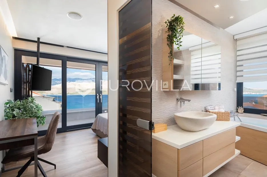 pag prekrasna villa sa pogledom na more 350 m² na 200 metara od mora - slika 23