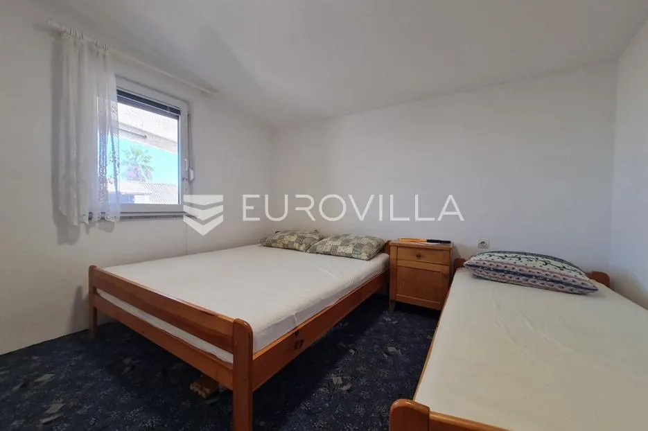 vir, nekretnina na izvrsnoj lokaciji, 40 m od mora, s dva odvojena apartmana - slika 11
