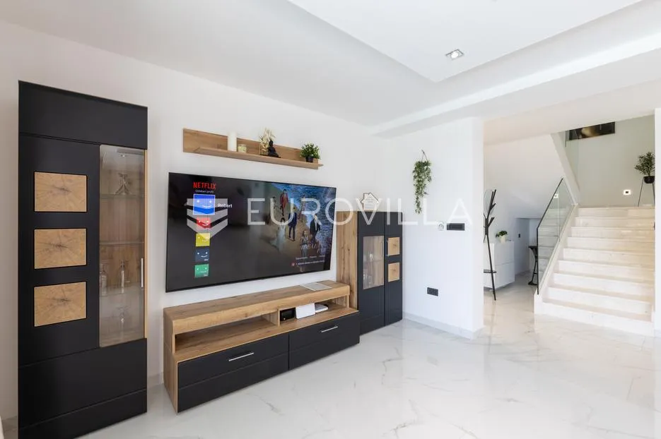 primošten, prekrasna vila s bazenom i pogledom na more, 311,56 m² - slika 7