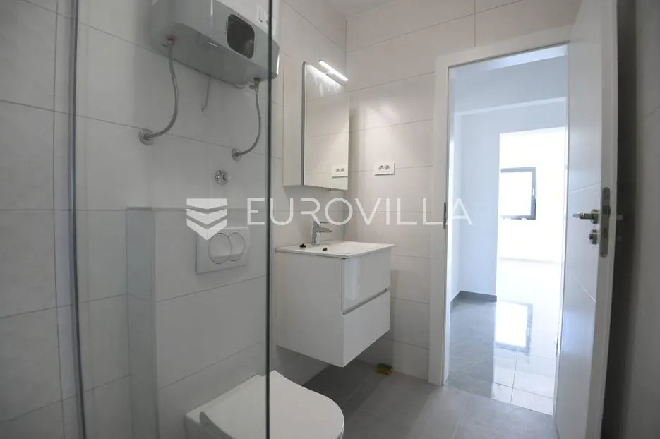 zadar, zaton, trosoban stan s krovnom terasom, 50 m od mora - slika 20