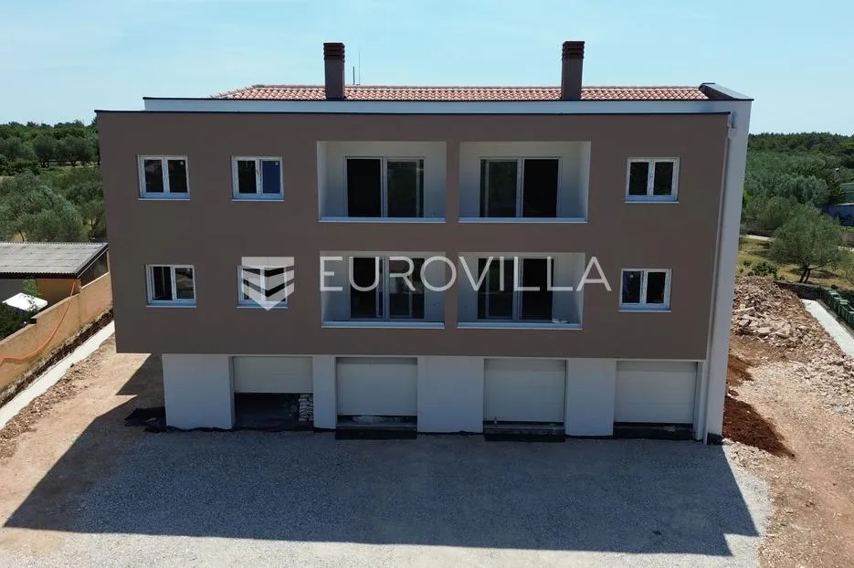 istra, peroj, moderan stan s garažom i terasom - slika 2