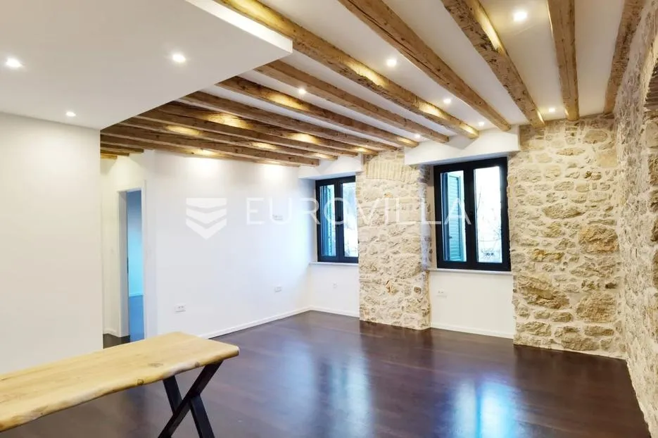 šibenik, centar, kamena kuća na tri etaže, 250 m od mora - slika 11