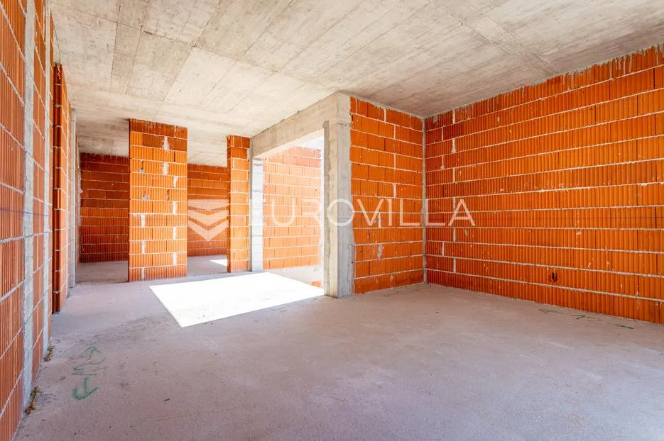 vodice, prekrasna i prostrana vila s bazenom, 730,25 m² - slika 32