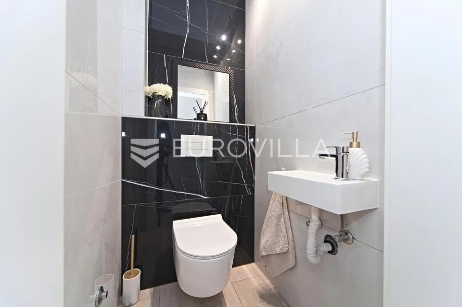 osijek, donji grad, prodaje se četverosoban stan površine 120 m² - slika 12
