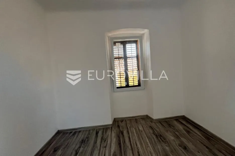 istra, pula stan u samom centru grada kod foruma - slika 8
