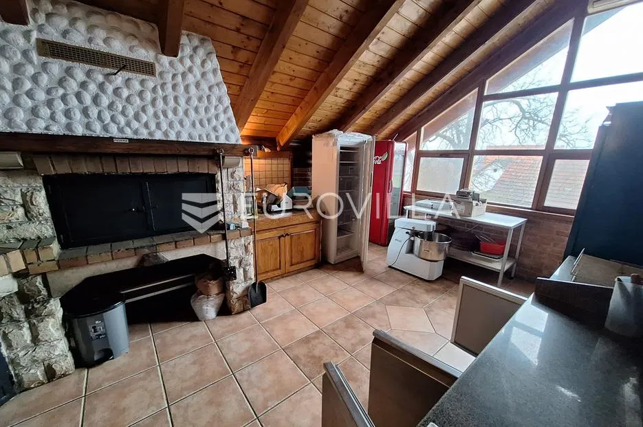 karlovac, poslovni prostor, restoran 300 m², odlična lokacija, sav inventar - slika 10