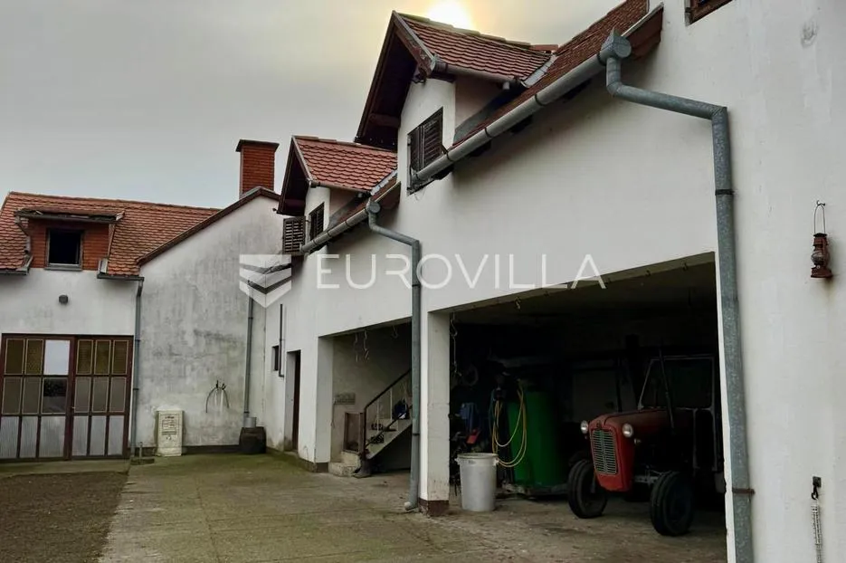 kruševica, prostrano obiteljsko imanje s kućom, gospodarskim zgradama i velikim šljivikom - slika 6