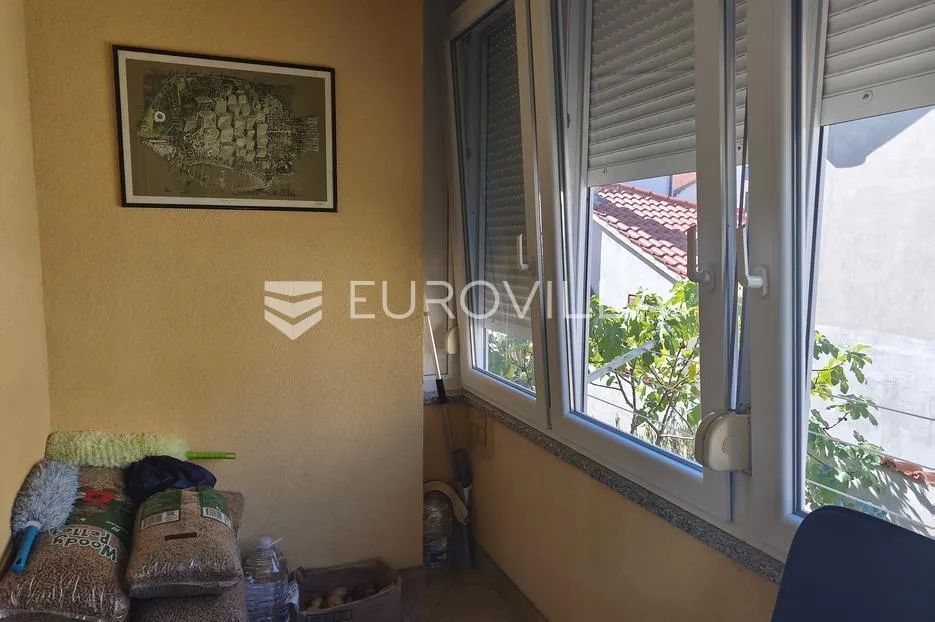 zadar, belafuža, namješten stan od 66 m² - slika 12