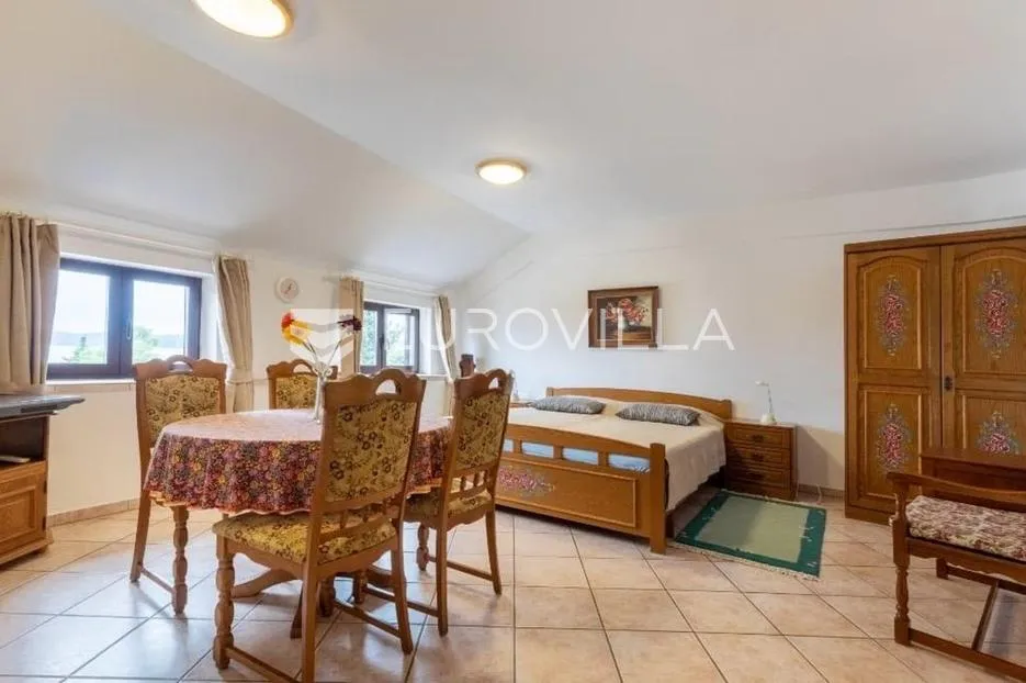 crikvenica, kuća sa 4 apartmana i 2 poslovna prostora, centar, pogled na more - slika 17