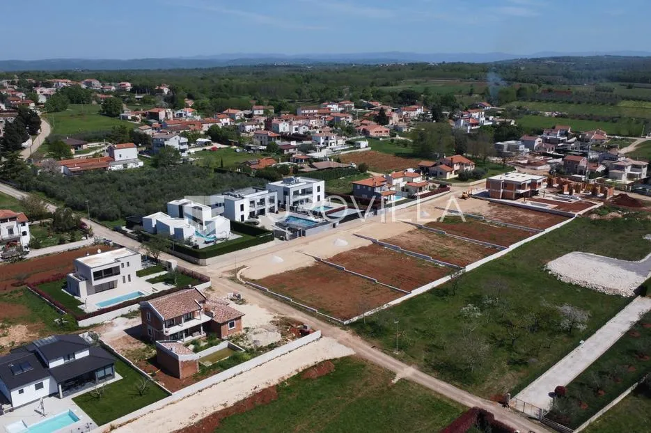 istra, kaštelir, građevinsko zemljište 4054m2 s projektom i pravomoćnom građevinskom dozvolom - slika 2