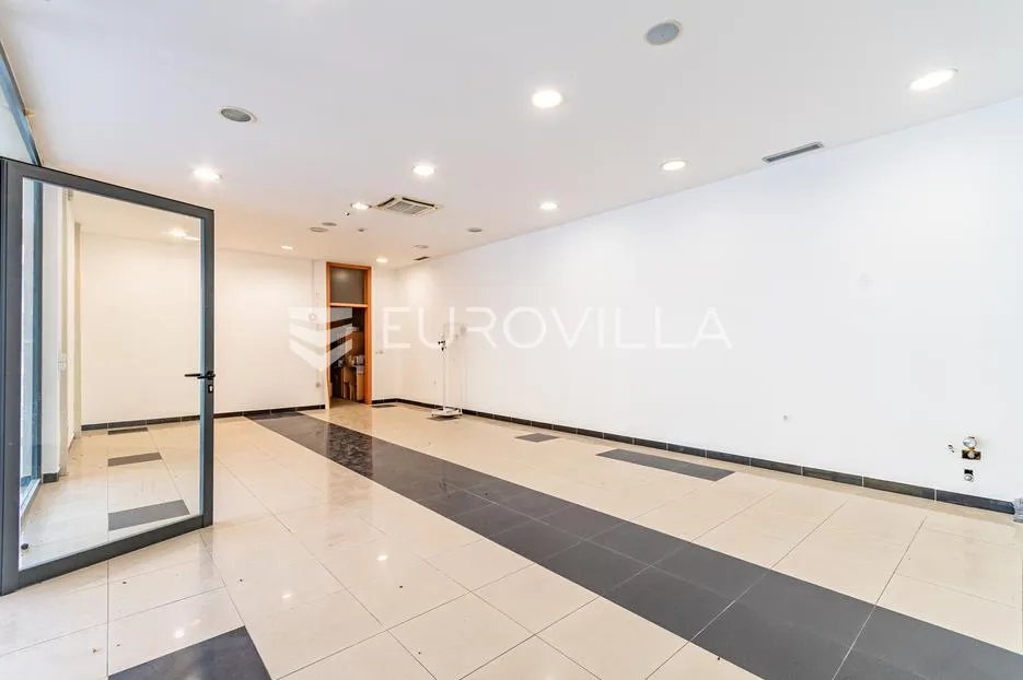prelog, poslovni kompleks površine 3725 m² - slika 6