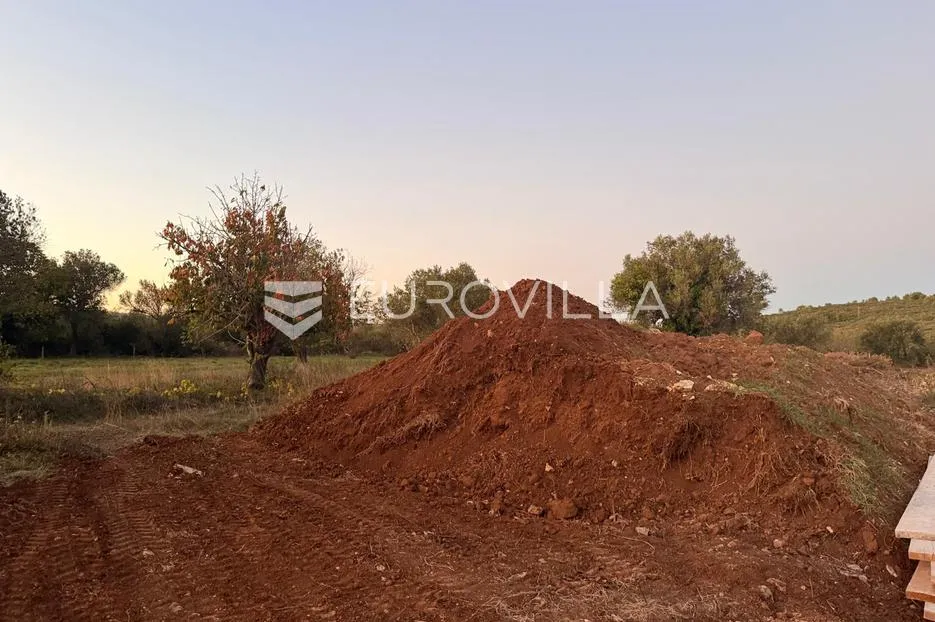 zadar, sukošan, građevinsko zemljište uz magistralu, 1.014 m² – idealno za vilu, apartmane.. - slika 3