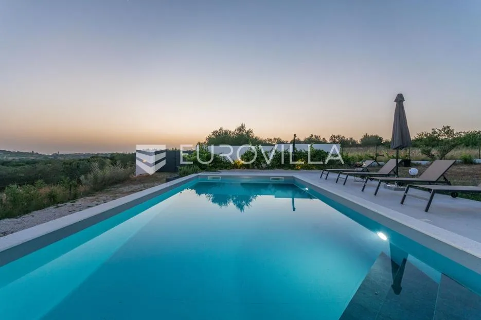 zadar, crno, moderna vila na predivnoj privatnoj lokaciji - slika 5