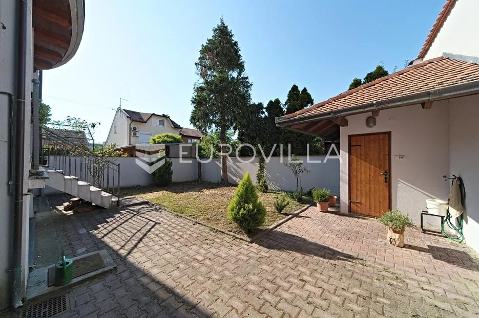 osijek, donji grad, prodaje se prostrana rustikalna vila površine 403 m² - slika 13