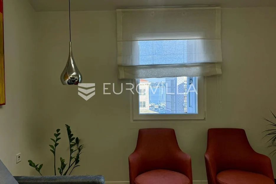 istra, pula, strogi centar, jednosoban stan s pogledom na more - slika 3
