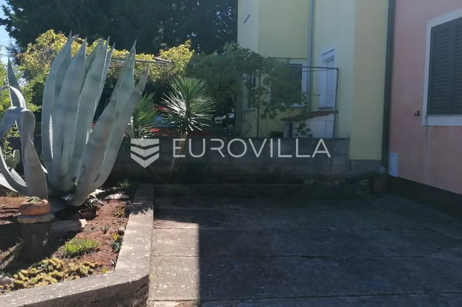 ugljan, muline, dvojna kuća s dva odvojena stana - slika 23