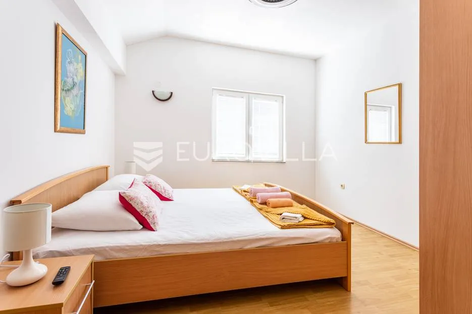 drvenik, makarska rivijera, više apartmanska kuća prvi red do mora - slika 11
