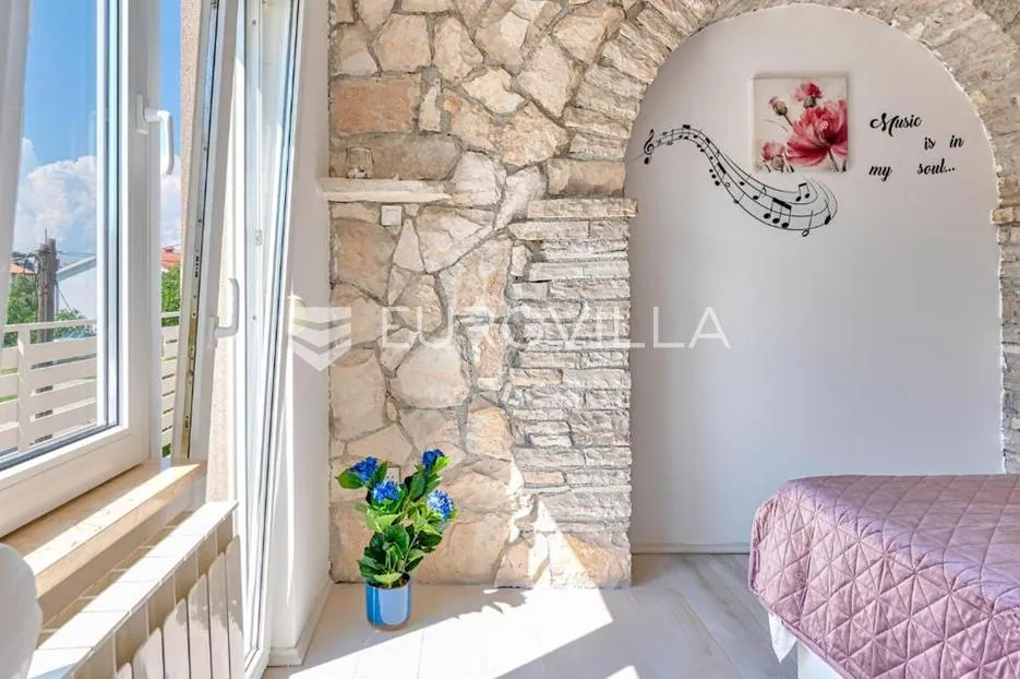 luksuzna samostojeća vila s bazenom i saunom u ližnjanu - slika 32