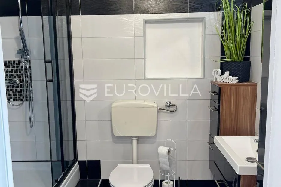 istra, šišan, prizemnica s bazenom i građevinskim zemljištem na mirnoj lokaciji - slika 12