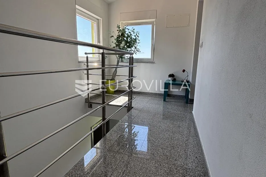 medulin, apartmanska kuća sa sedam stanova na mirnoj lokaciji - slika 39