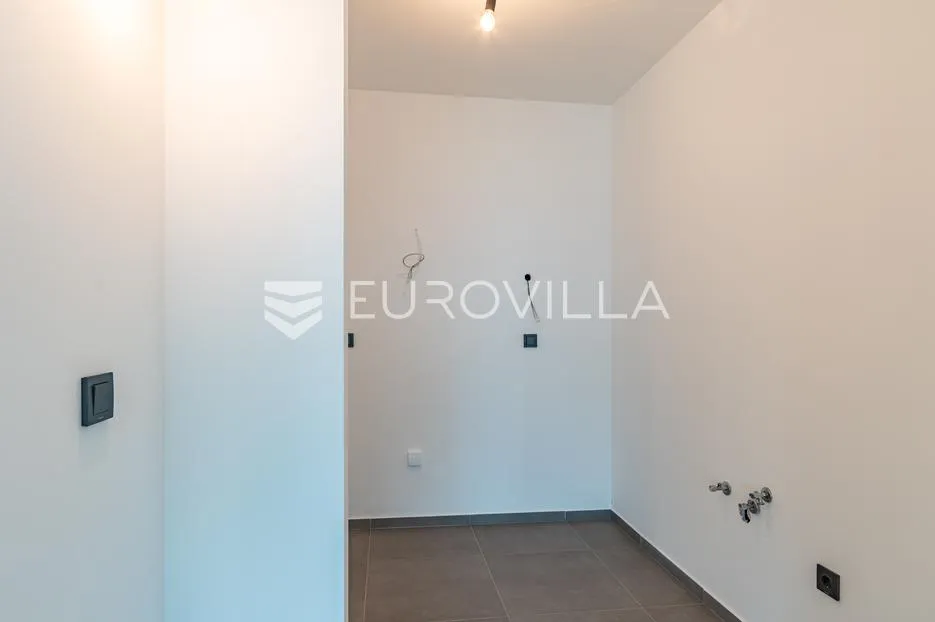 varaždin, centar, luksuzan četverosoban stan 100,54 m² - slika 4