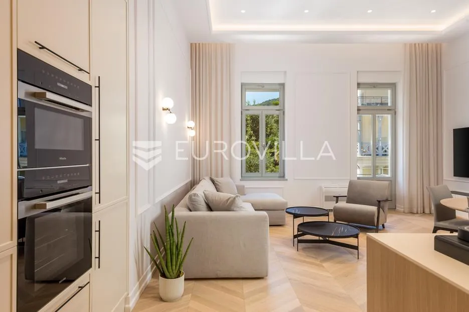 opatija, centar, novouređen luksuzan stan nkp 73,05 m2 - slika 6