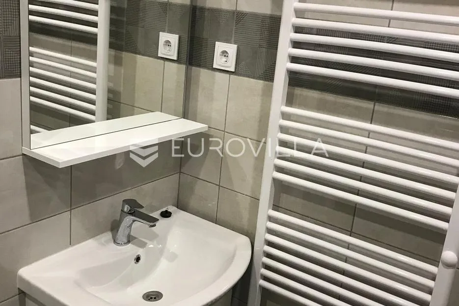 zagreb, amruševa, šesterosoban stan površine 129 m² - slika 26