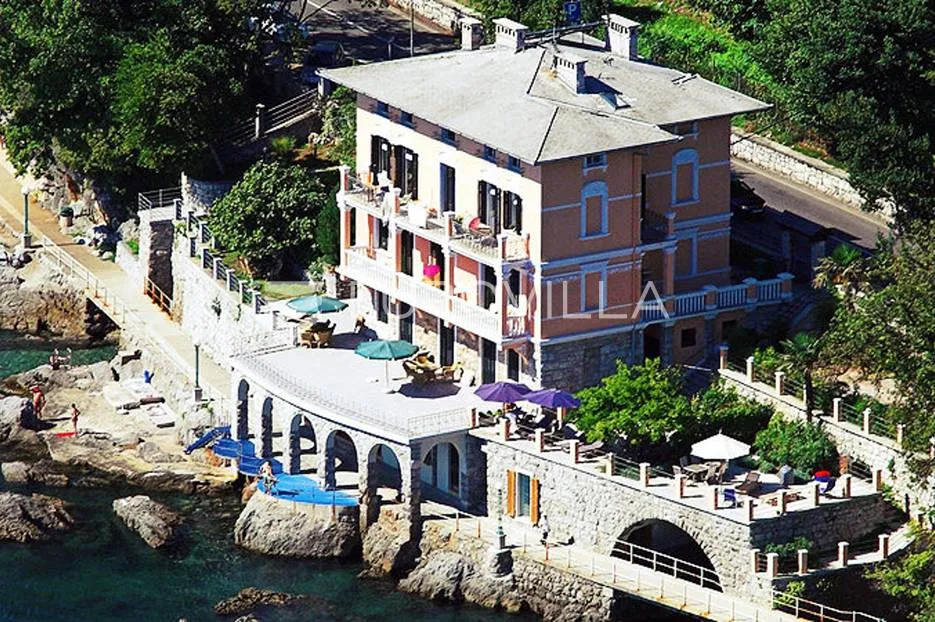 Opatija, Ičići, četverosoban stan, cijelogodišnji najam, 10 m od mora! - Ičići, Opatija