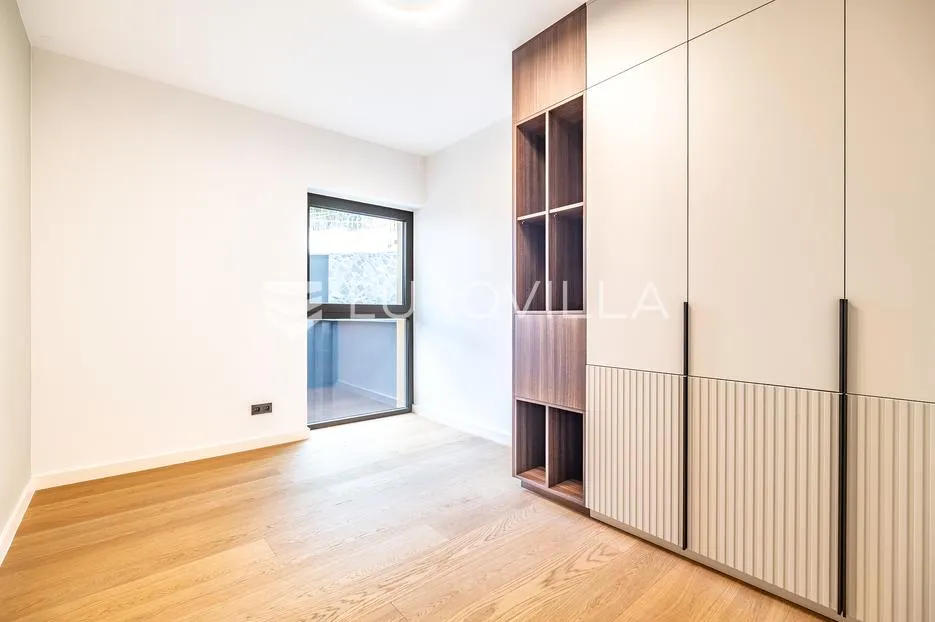 zagreb, donji grad, centar, luksuzan četverosoban stan s loggiom, terasom i vrtom 150 m² - slika 4