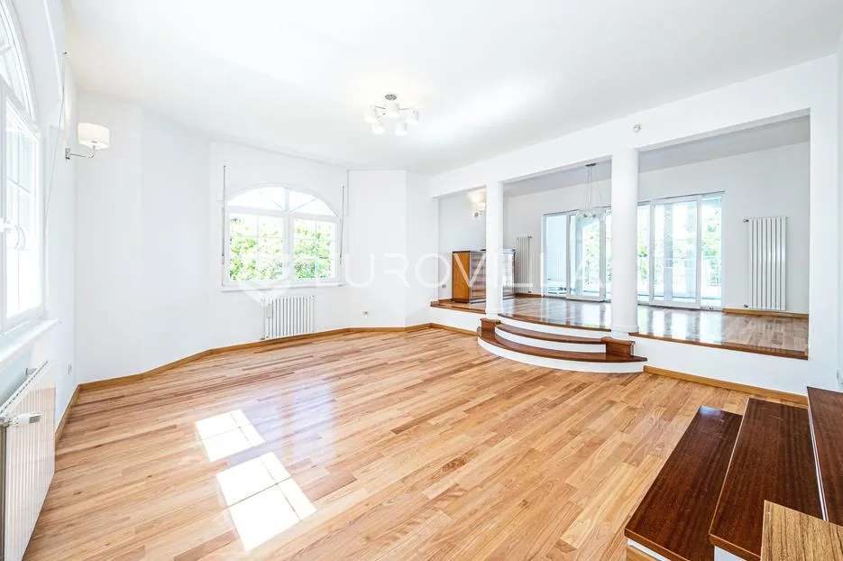 samobor, perivoj, obiteljska vila netto površine 323 m² na zemljištu 2.087 m² - slika 8