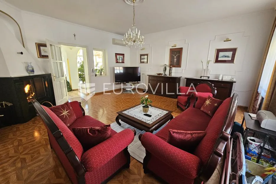 osijek, donji grad, adaptirana kuća s velikim potencijalom, 700 m², plac 947 m² - slika 14