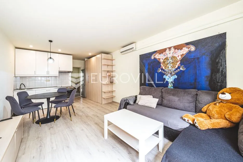 zagreb, zapruđe, novouređen i atraktivan dvosoban stan 43 m² - slika 2