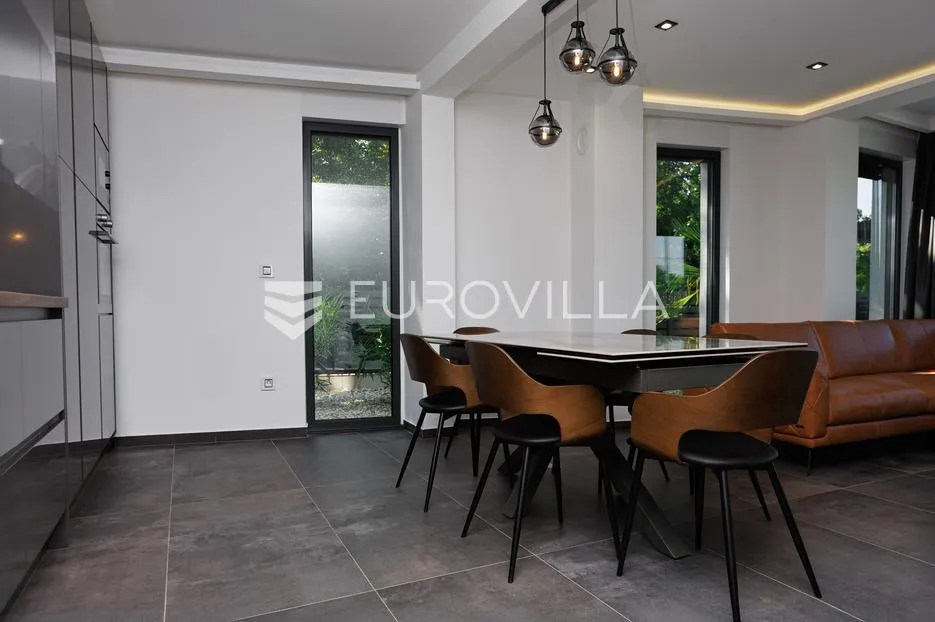 rijeka, kostrena, paveki villa s 2 stana, pomoćnim objektom i bazenom, 279 m² - slika 25
