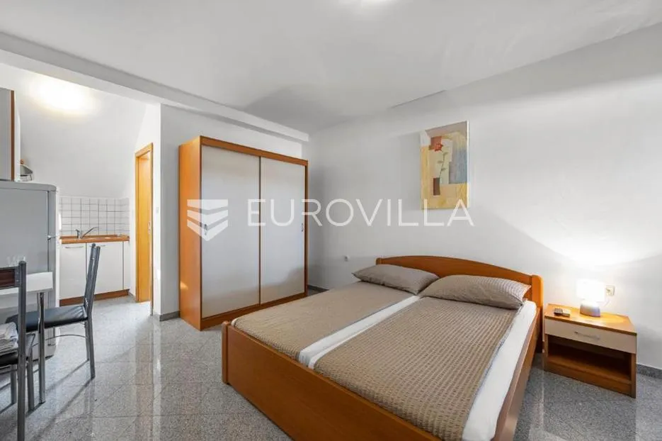 skradin, dubravice, kuća sa 7 apartmana i velikim bazenom, 760 m² - slika 35